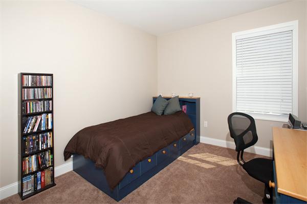 407 Vinnicum Road Swansea, MA 02777 - Photo 7 of 15 Gallery Image 7