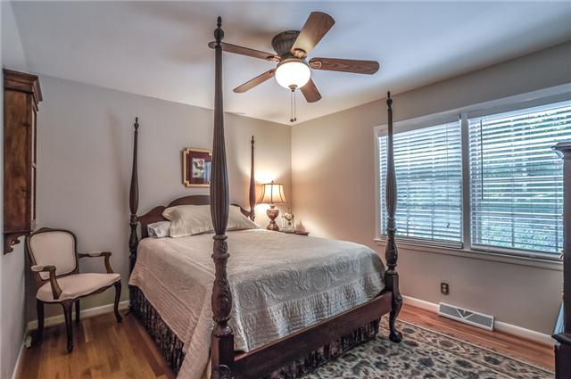 5734 Knob Road Nashville, TN 37209 - Photo 7 of 20 Bedroom upstairs