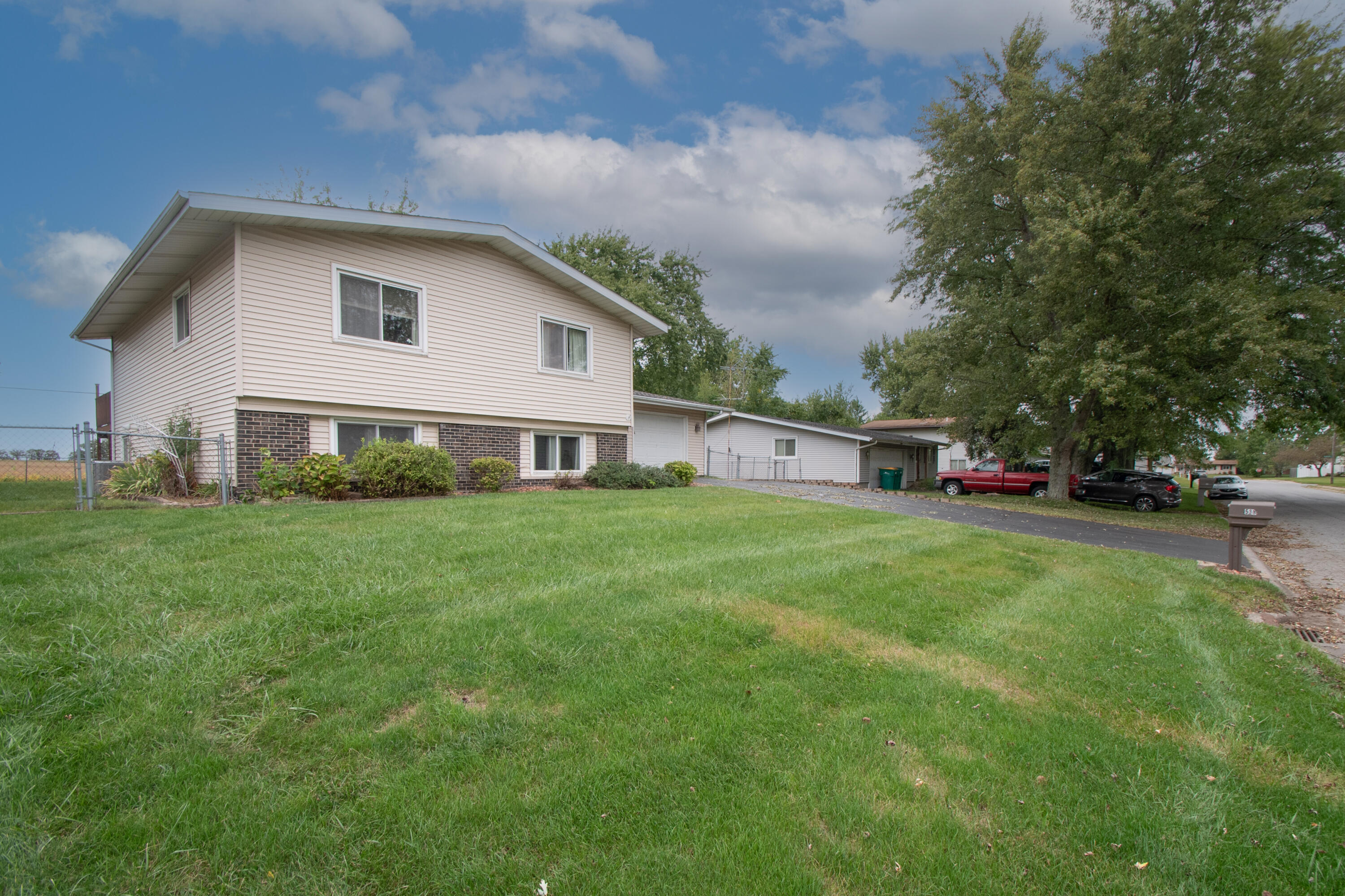 538 Robyn Road Valparaiso, IN 46385 - Photo 4 of 41 3000x2000