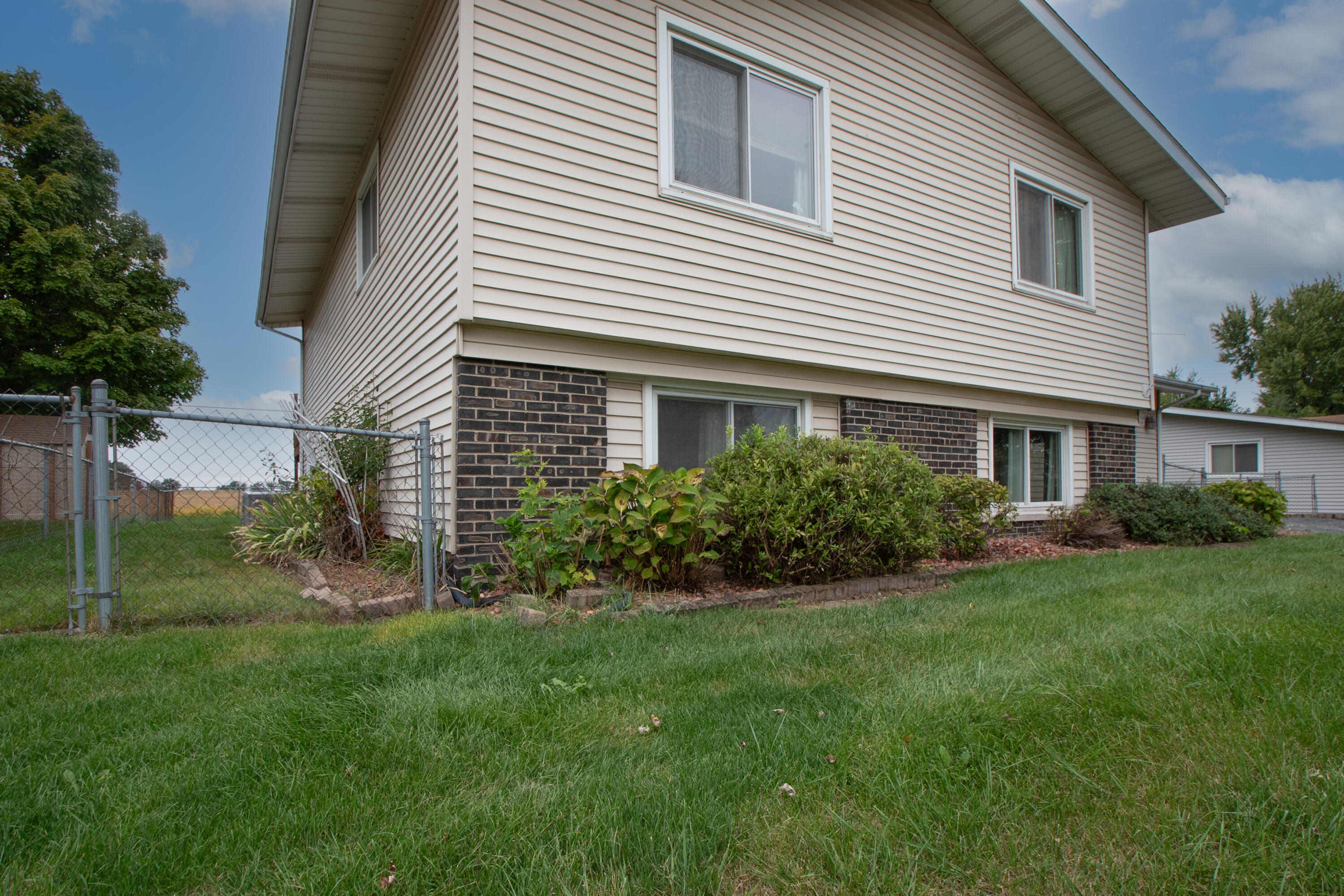538 Robyn Road Valparaiso, IN 46385 - Photo 5 of 41 3000x2000