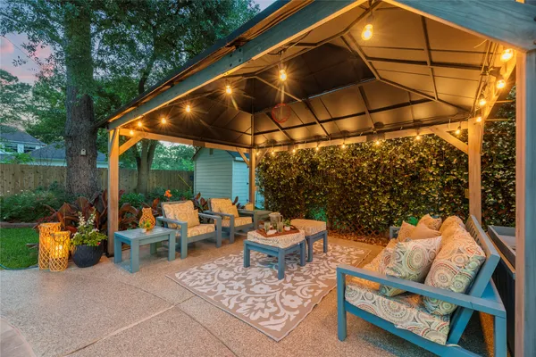 $569,000 | 2933 East Elm Circle, Katy, TX 77493