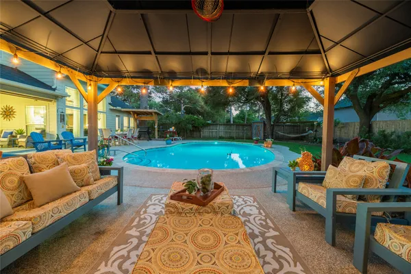 $569,000 | 2933 East Elm Circle, Katy, TX 77493