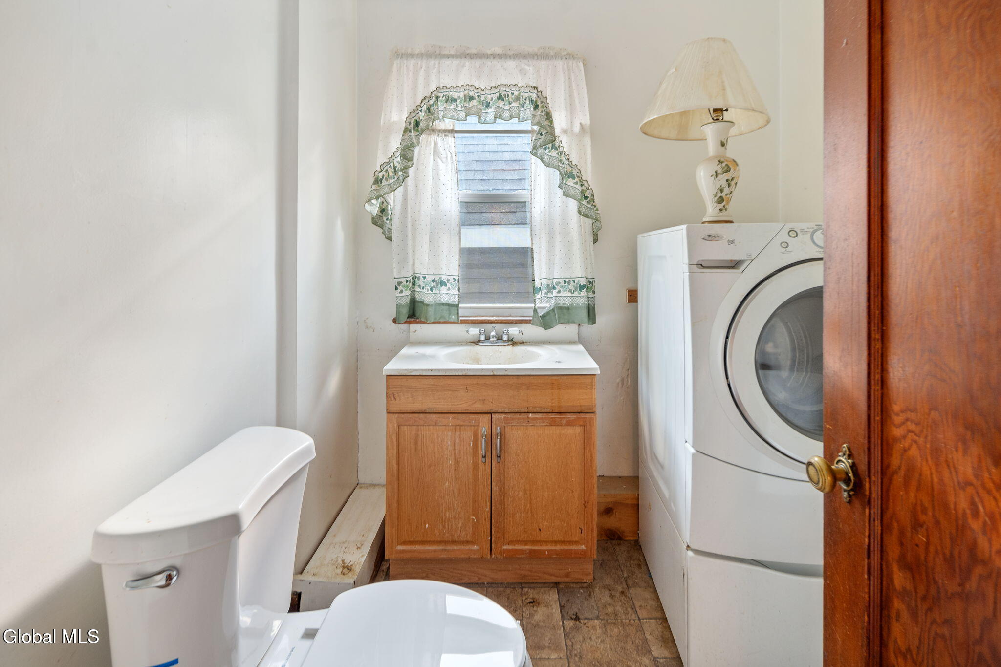 32 Mt Stuart Road Rotterdam, NY 12304 - Photo 7 of 40 8-32MtStuartRd_08