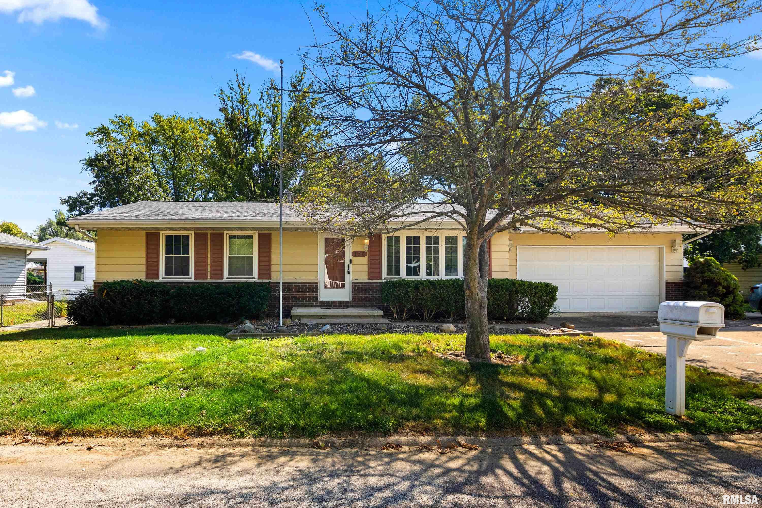 106 Field Grove Road East Peoria, IL 61611 - Photo 1 of 18 Gallery Image 1