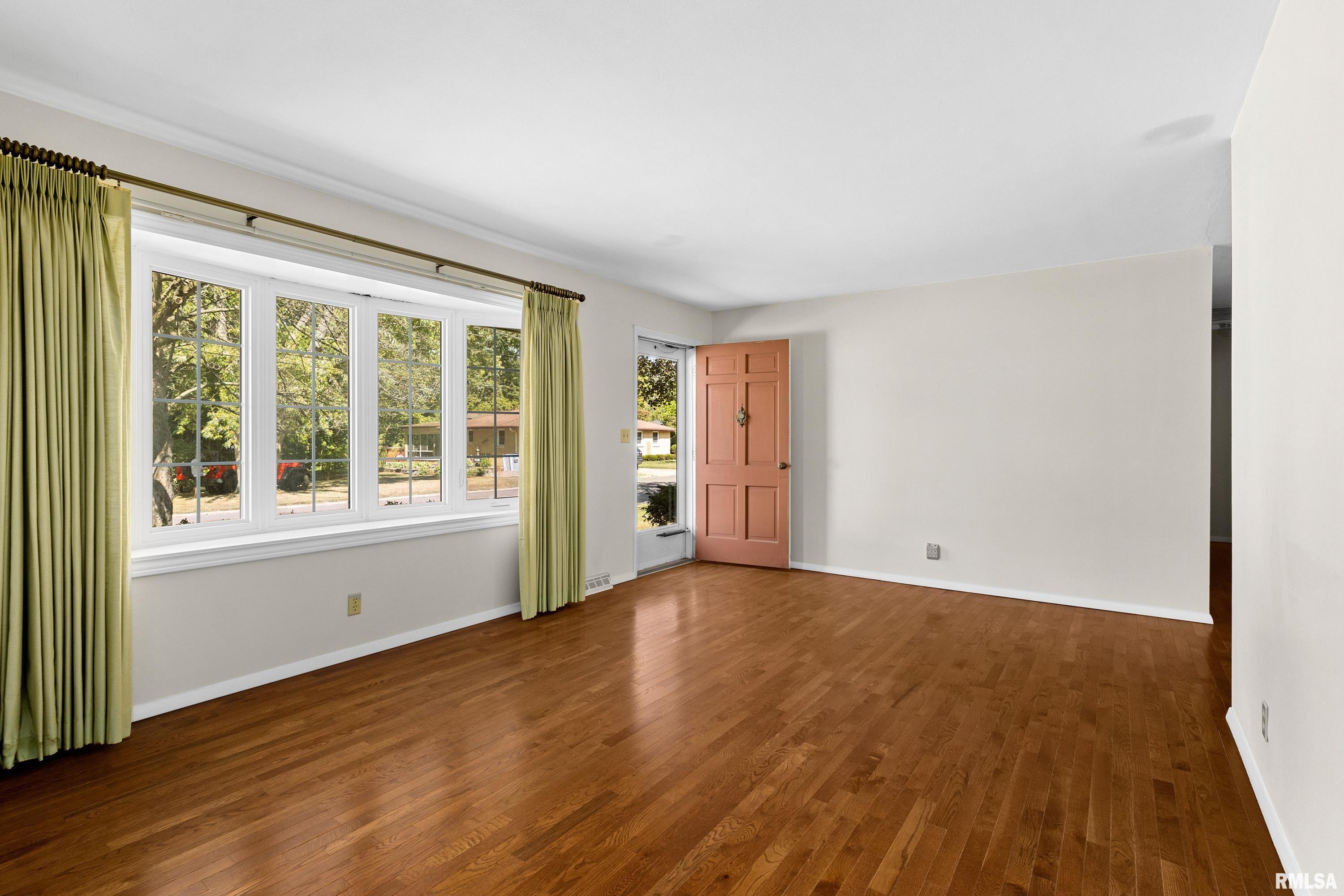 106 Field Grove Road East Peoria, IL 61611 - Photo 3 of 18 Gallery Image 3