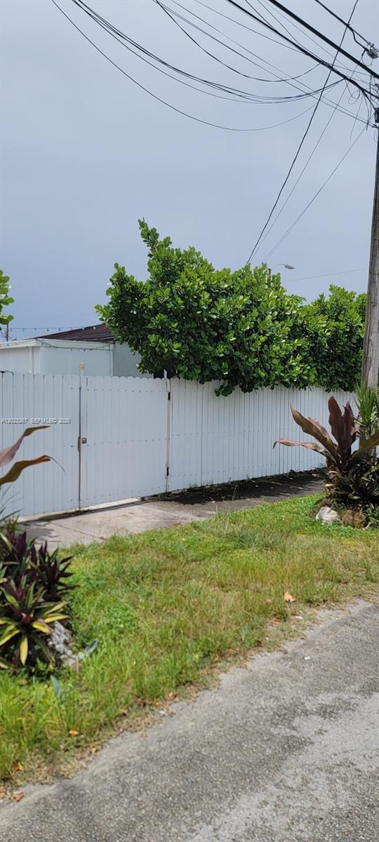301 Southwest 36th Avenue Miami, FL 33135 - Photo 22 of 32 a backyard of a house