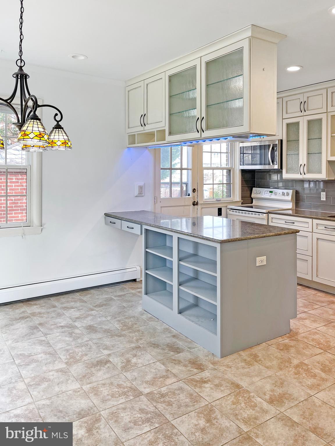 401 Westshire Road Baltimore, MD 21229 - Photo 5 of 17