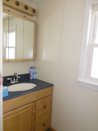 347 Bridge Road Northampton, MA 01062 - Photo 8 of 11