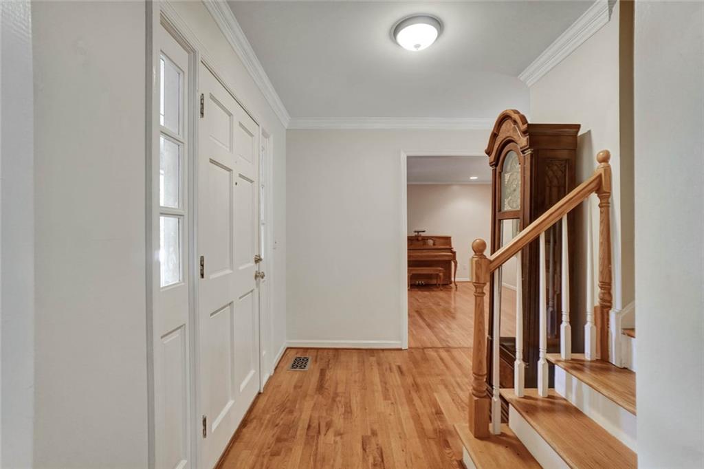 295 Oakmere Road Alpharetta, GA 30009 - Photo 6 of 30