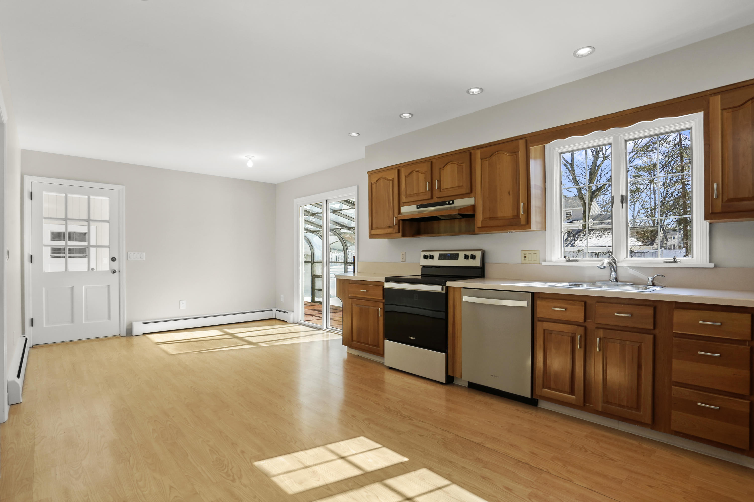 22 Miller Road Darien, CT 06820 - Photo 12 of 33 Spacious EIK to sunroom