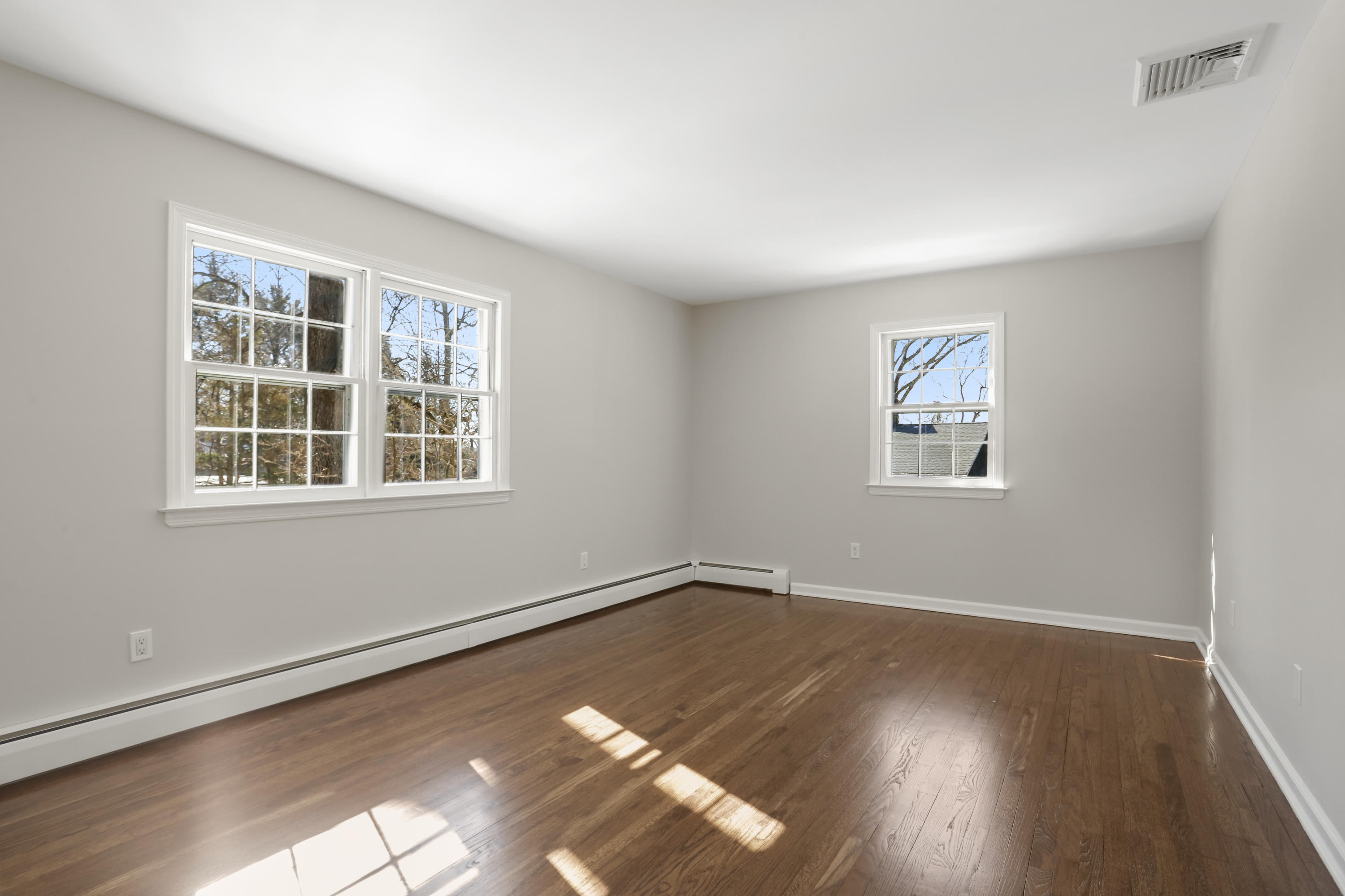 22 Miller Road Darien, CT 06820 - Photo 22 of 33 Spacious light filled upper BR