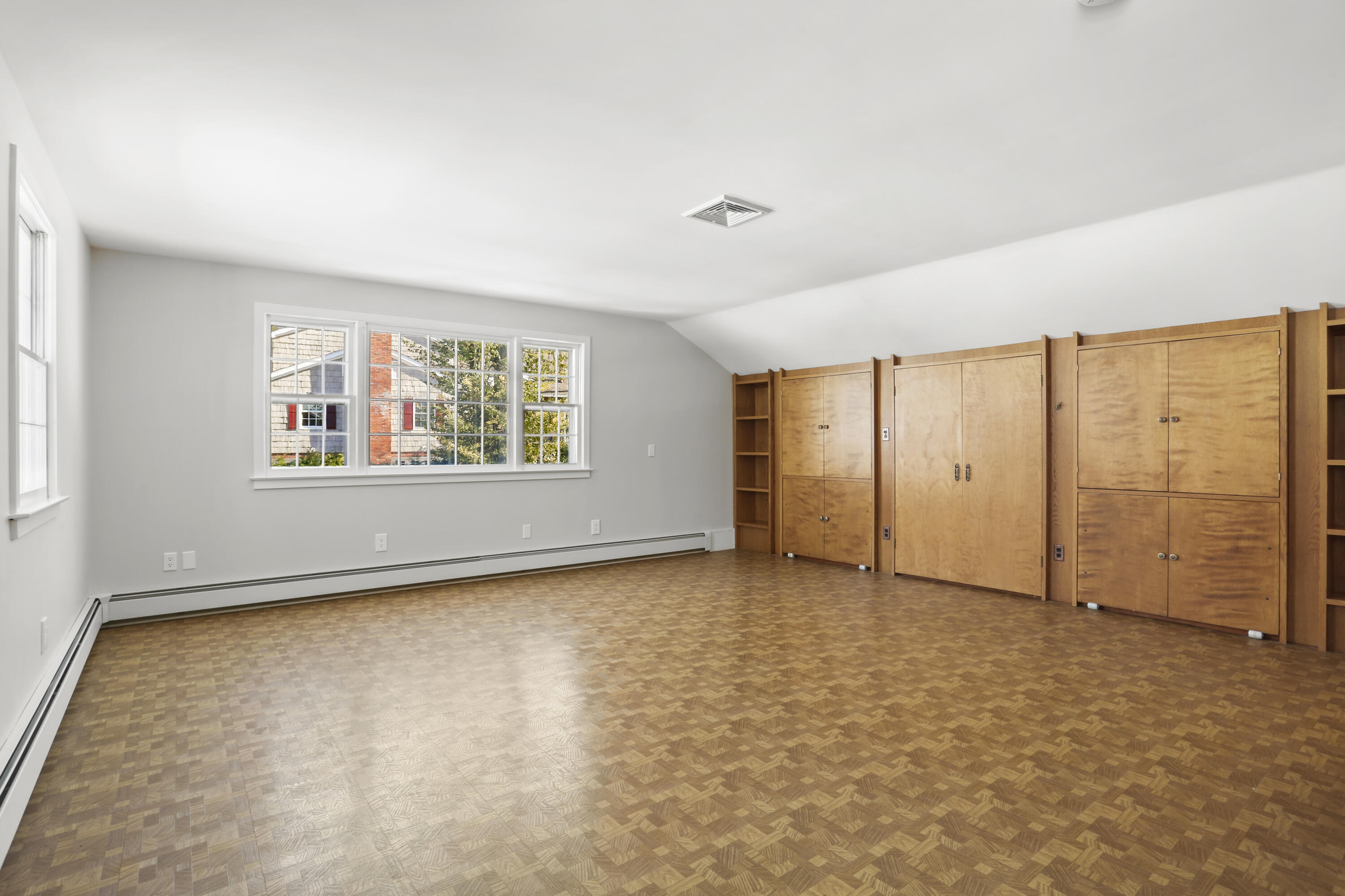 22 Miller Road Darien, CT 06820 - Photo 25 of 33 Murphy beds