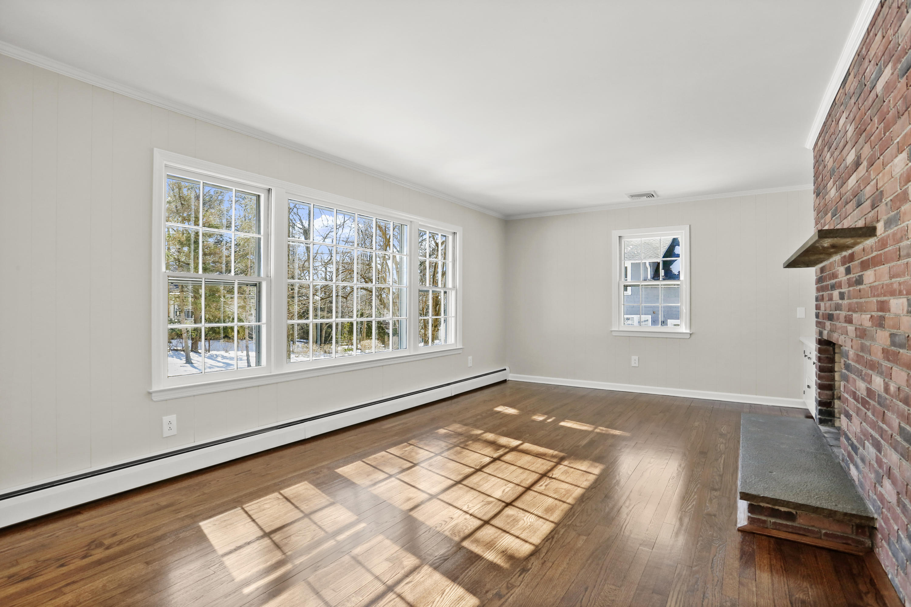 22 Miller Road Darien, CT 06820 - Photo 10 of 33 Expansive, light filled FR