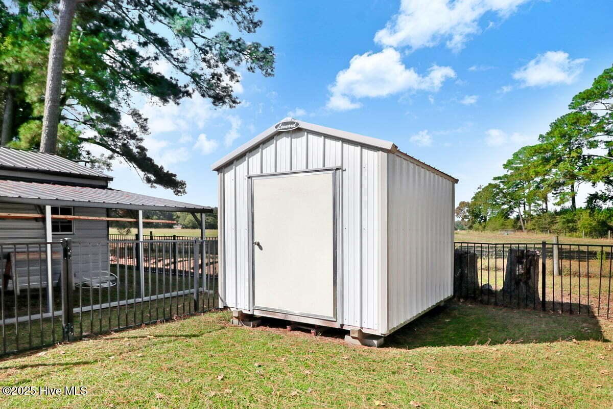 110 Dwight Drive Micro, NC 27576 - Photo 8 of 39 110 Dwight Dr-8