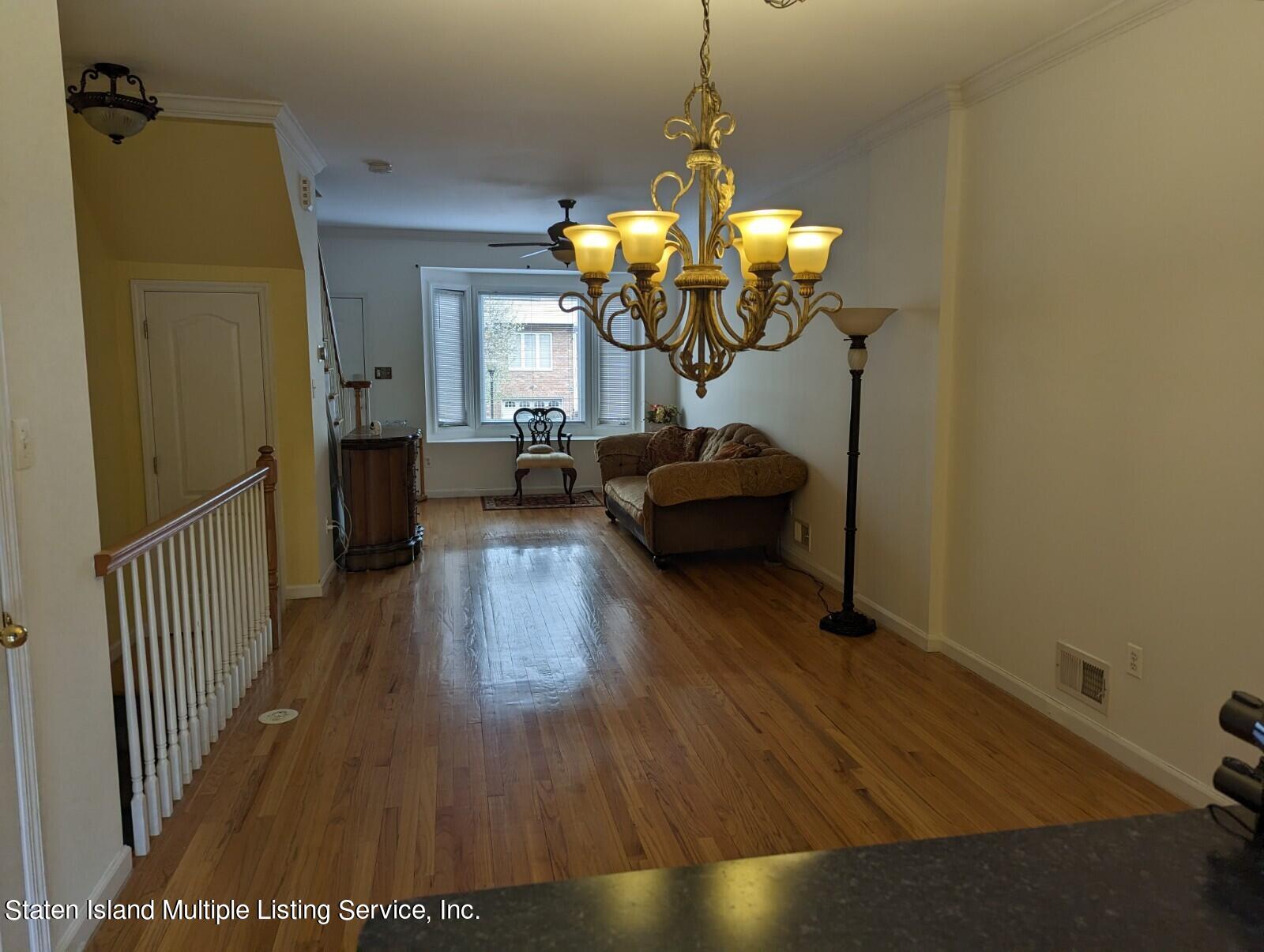 83 Gwenn Loop Staten Island, NY 10314 - Photo 4 of 26 PXL_20230408_215213485