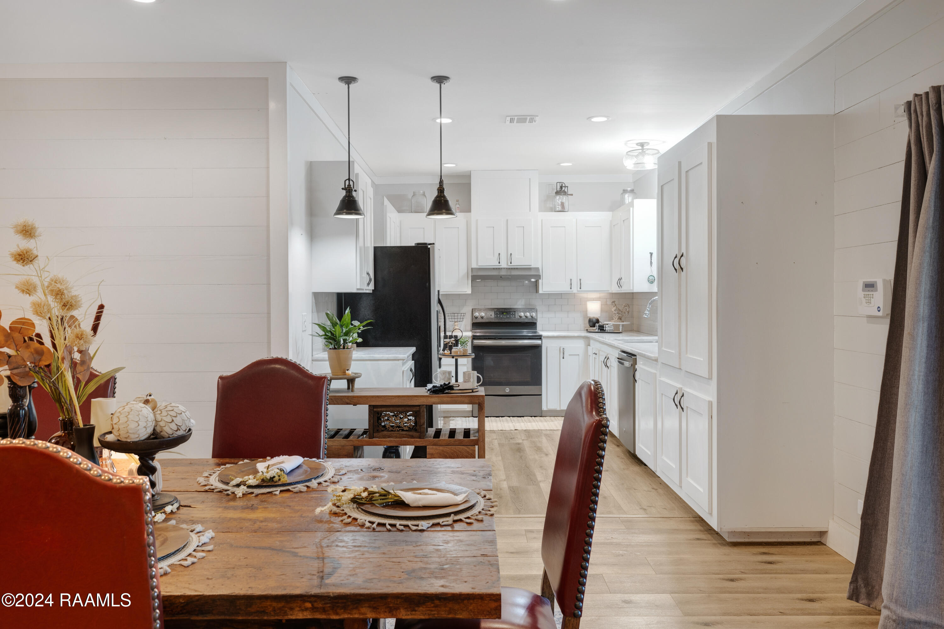 2300 South Fieldspan Road Duson, LA 70529 - Photo 9 of 42 2300 S Fieldspan-Dining into kitchen