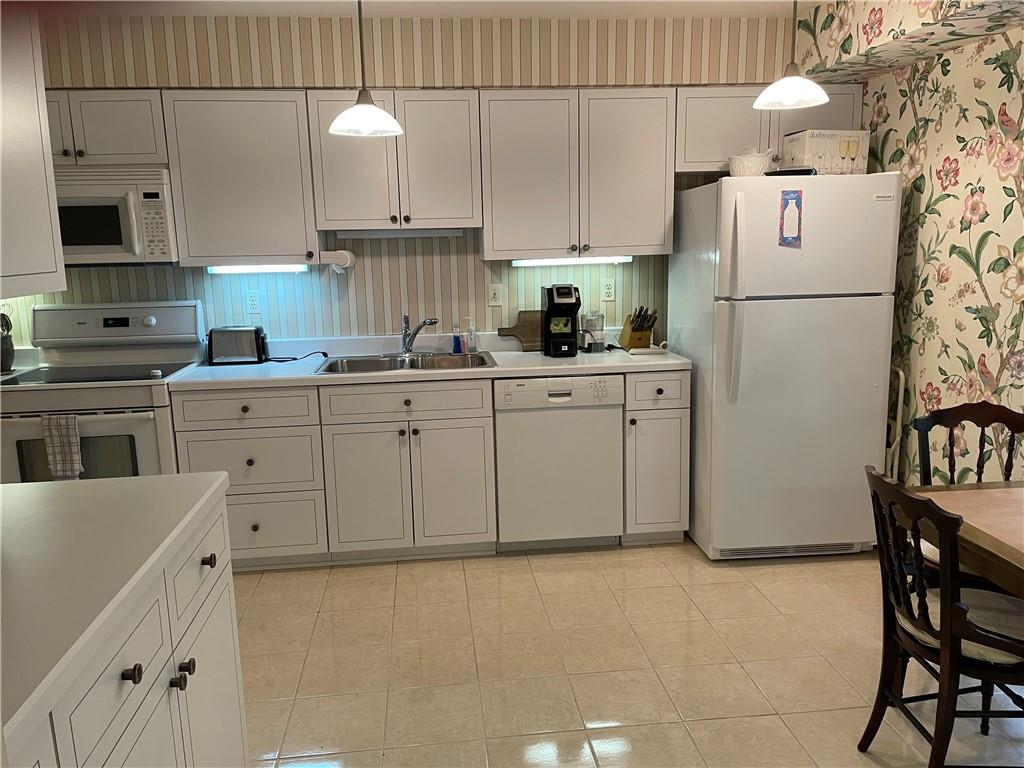 302 Fox Chapel Road, Unit 304 Pittsburgh, PA 15238 - Photo 5 of 16 Gallery Image 5