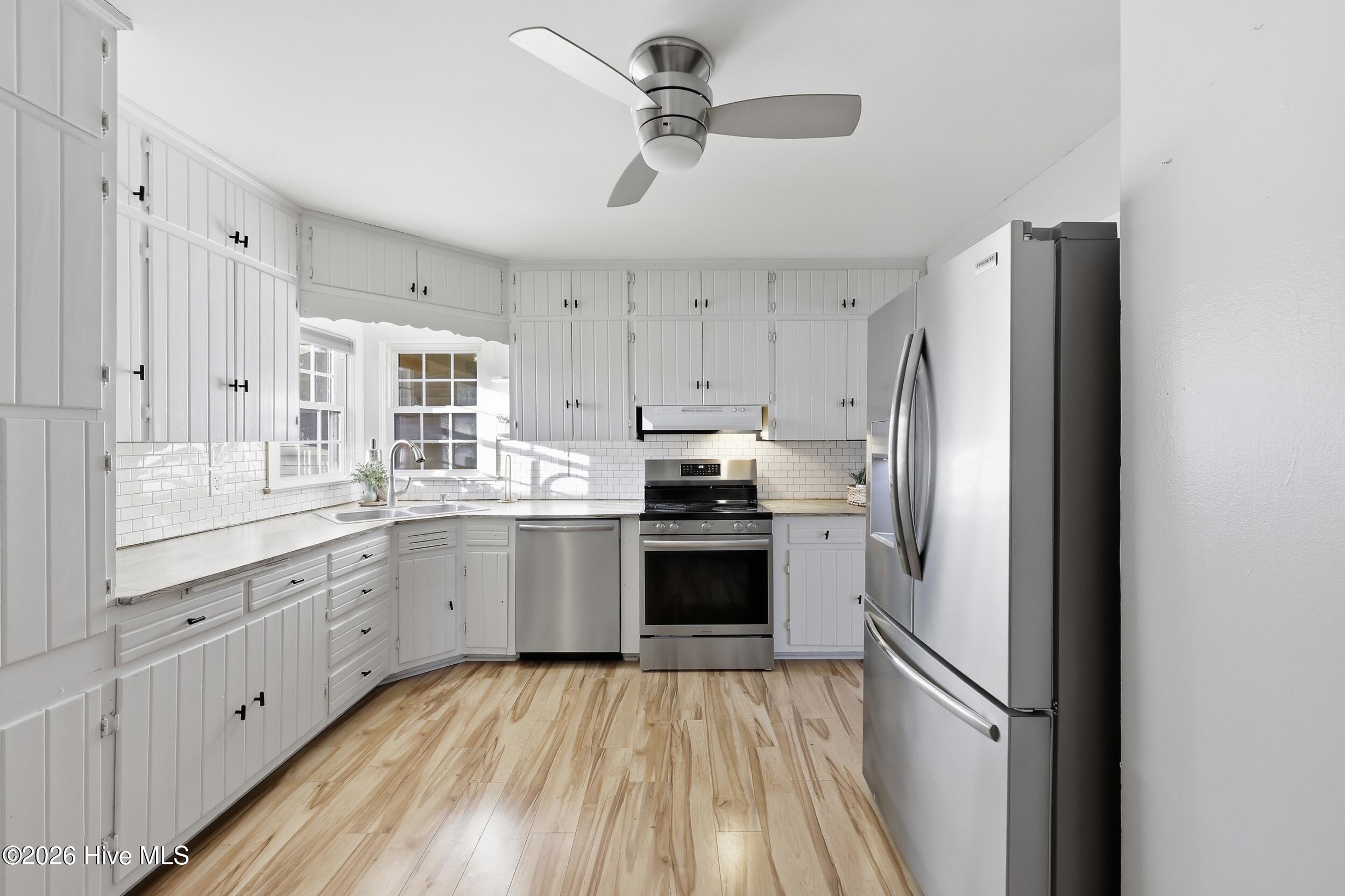 502 South Edenton Rd Street Hertford, NC 27944 - Photo 13 of 38 kitchen