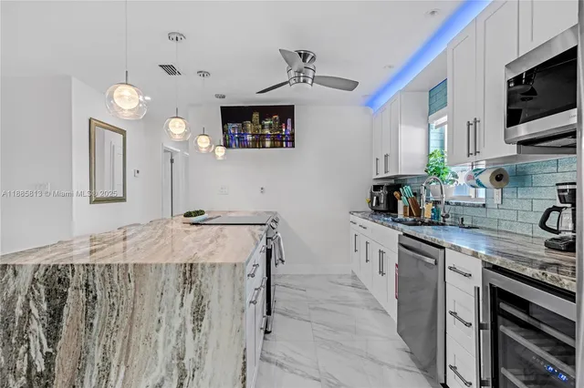 $669,000 | 1730 Northeast 9th Avenue, Fort Lauderdale, FL 33305