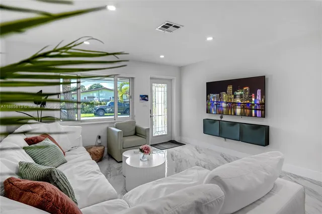 $669,000 | 1730 Northeast 9th Avenue, Fort Lauderdale, FL 33305