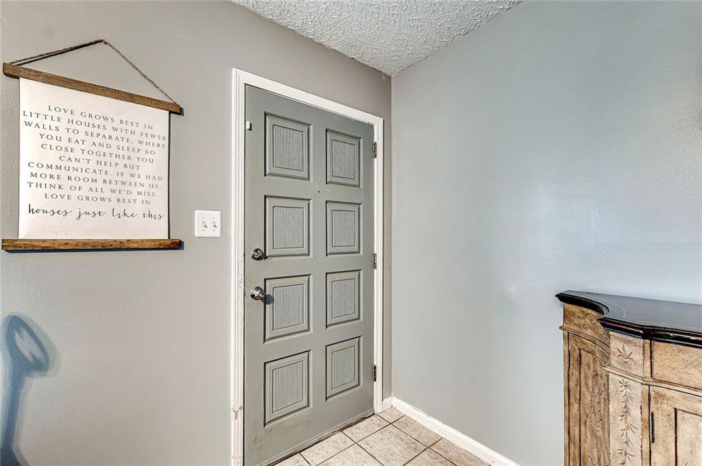 625 Howard Road Greenwood, IN 46142 - Photo 3 of 22 Gallery Image 3
