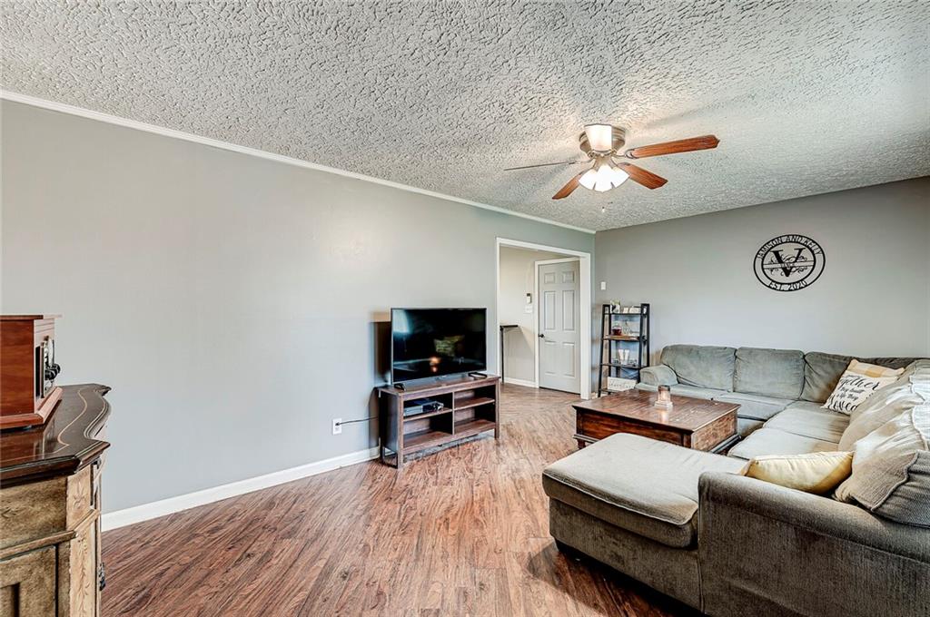 625 Howard Road Greenwood, IN 46142 - Photo 4 of 22 Gallery Image 4