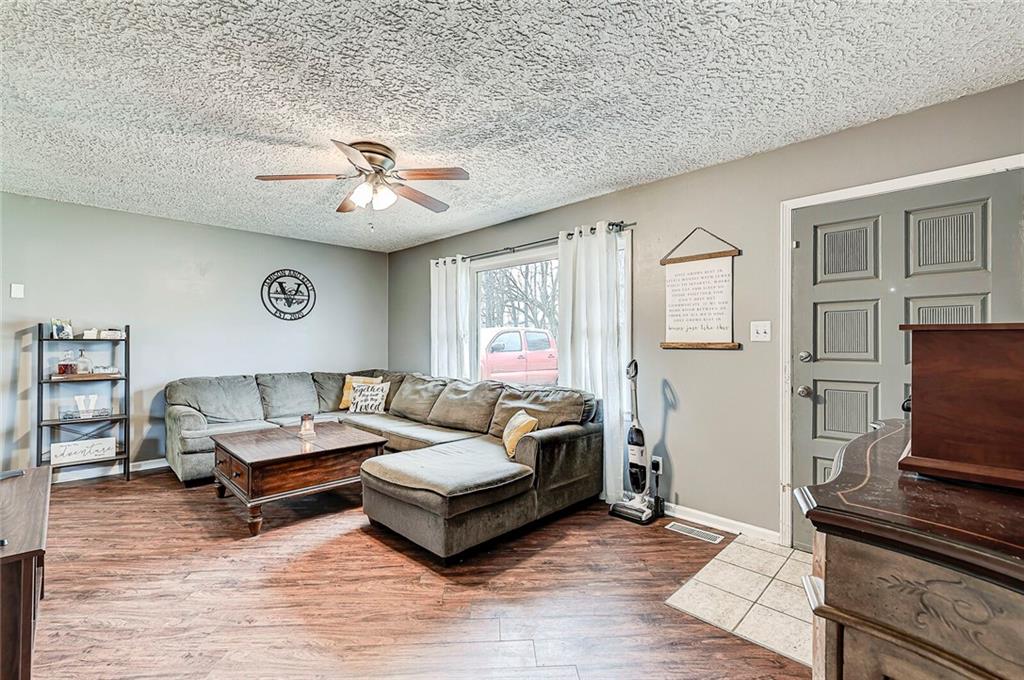 625 Howard Road Greenwood, IN 46142 - Photo 5 of 22 Gallery Image 5