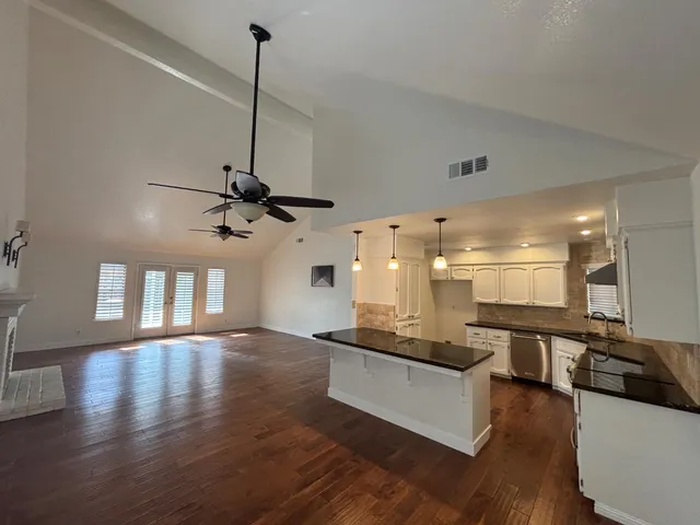 $2,500 | 4249 West Capitola Avenue, Fresno, CA 93722