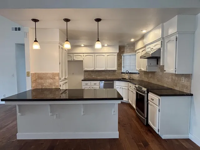 $2,500 | 4249 West Capitola Avenue, Fresno, CA 93722