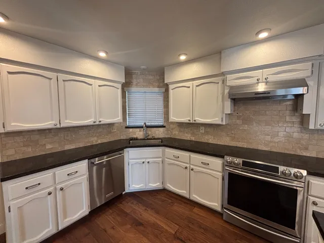 $2,500 | 4249 West Capitola Avenue, Fresno, CA 93722