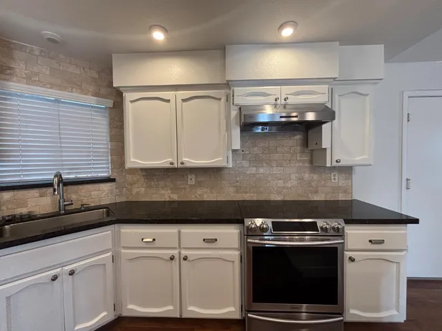 $2,500 | 4249 West Capitola Avenue, Fresno, CA 93722