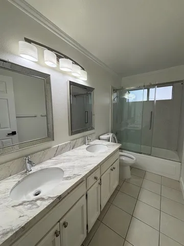 $2,500 | 4249 West Capitola Avenue, Fresno, CA 93722