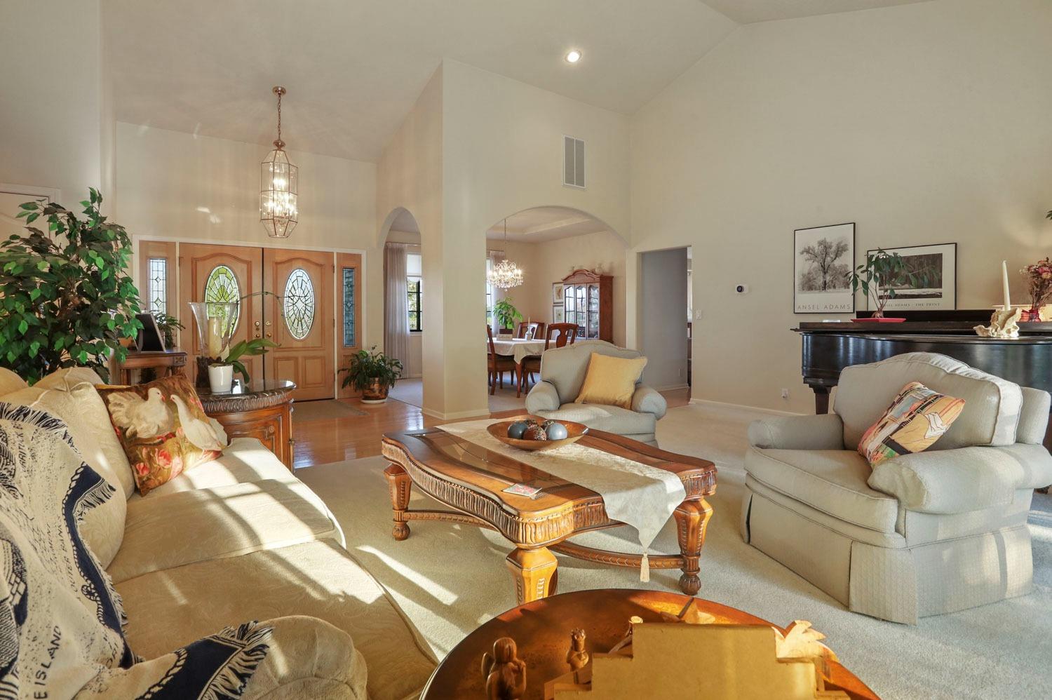 11791 Alpine Road Lodi, CA 95240 - Photo 14 of 74 a living room with furniture