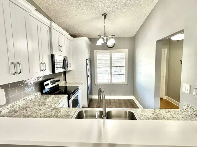 $2,450 | 2101 Sabal Ridge Court, Unit G, Palm Beach Gardens, FL 33418