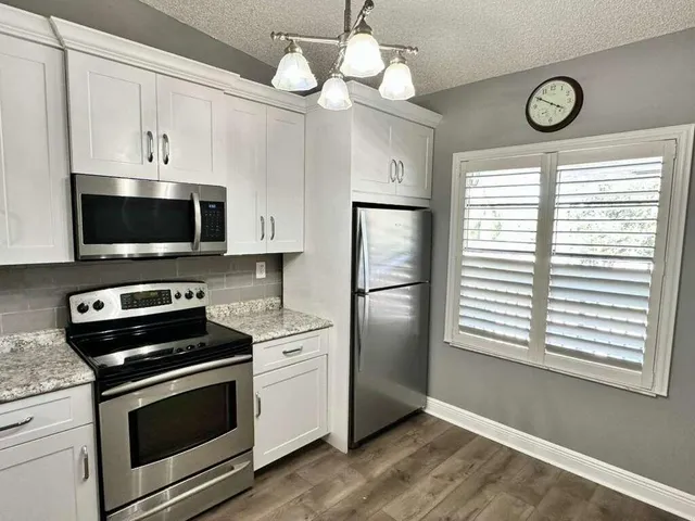 $2,450 | 2101 Sabal Ridge Court, Unit G, Palm Beach Gardens, FL 33418