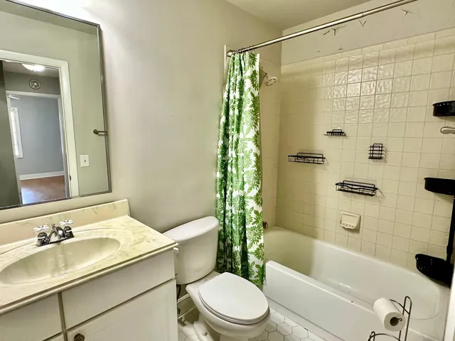 $2,450 | 2101 Sabal Ridge Court, Unit G, Palm Beach Gardens, FL 33418