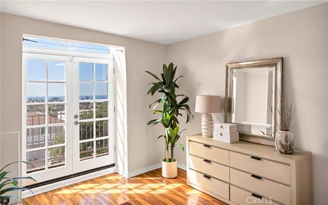 $1,199,000 | 506 North Helberta Avenue, Unit 1, Redondo Beach, CA 90277