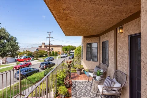 $1,199,000 | 506 North Helberta Avenue, Unit 1, Redondo Beach, CA 90277