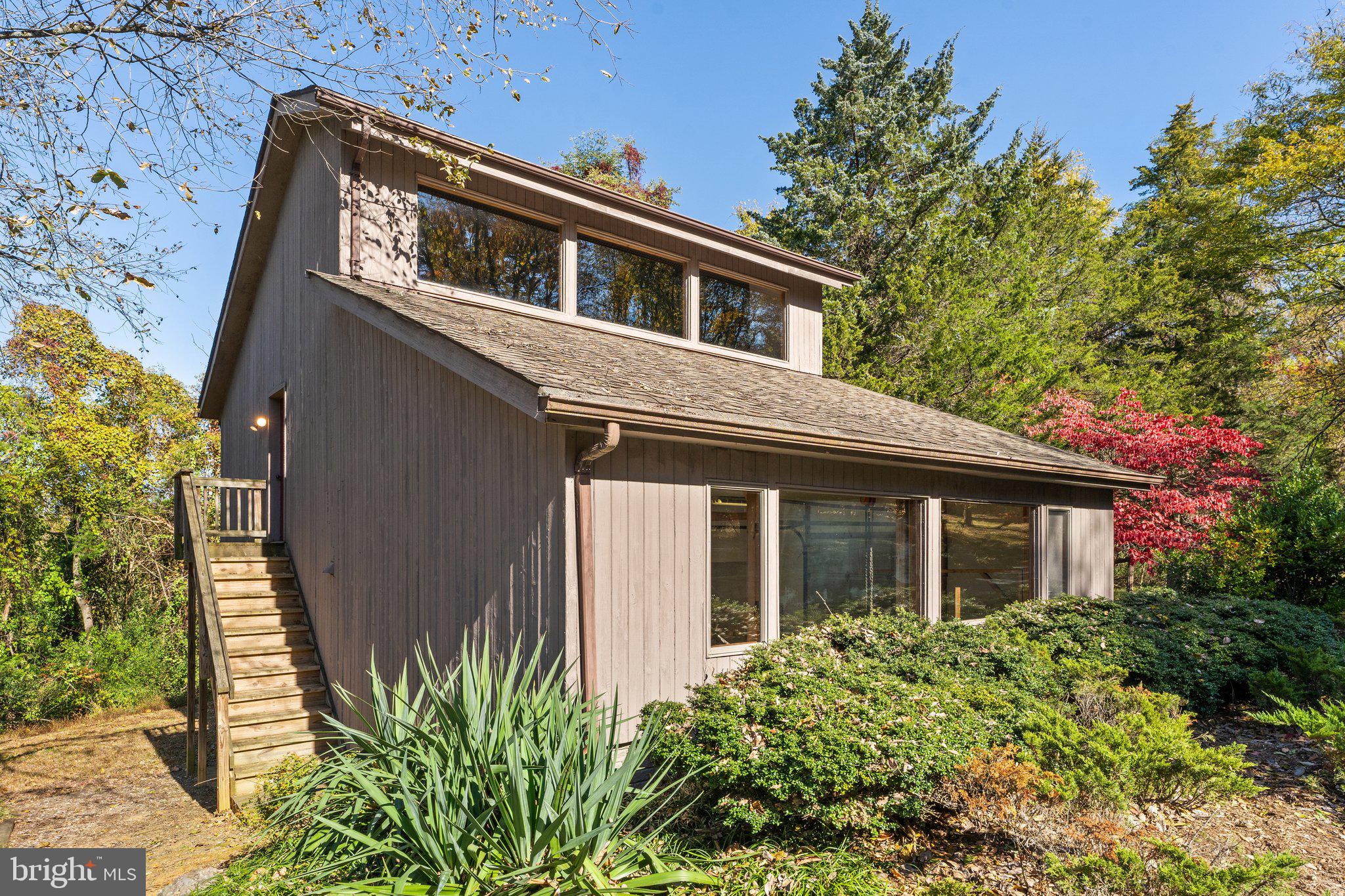18163 Canby Road Leesburg, VA 20175 - Photo 4 of 69 Outbuilding with garage, workshop & studio