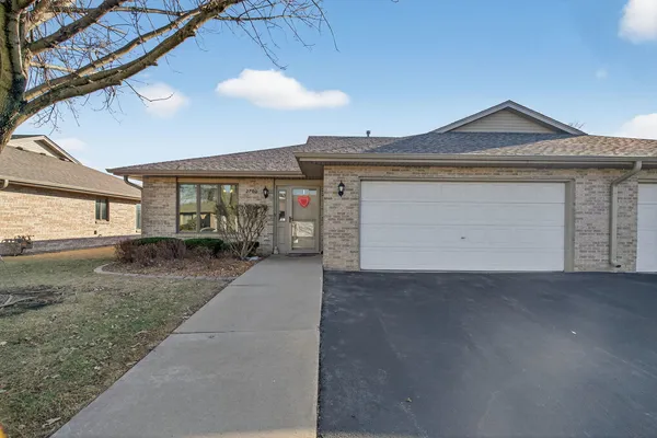 $277,000 | 2700 Eagle Drive, Unit 2700, Joliet, IL 60436