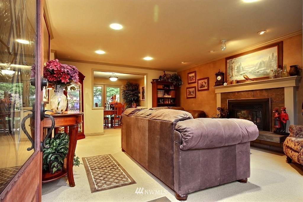 4401 Northeast 17th Street Renton, WA 98059 - Photo 11 of 25