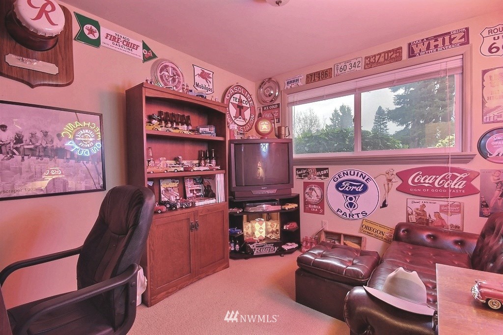 4401 Northeast 17th Street Renton, WA 98059 - Photo 18 of 25