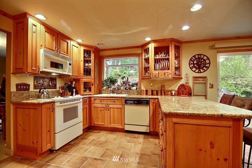 4401 Northeast 17th Street Renton, WA 98059 - Photo 3 of 25