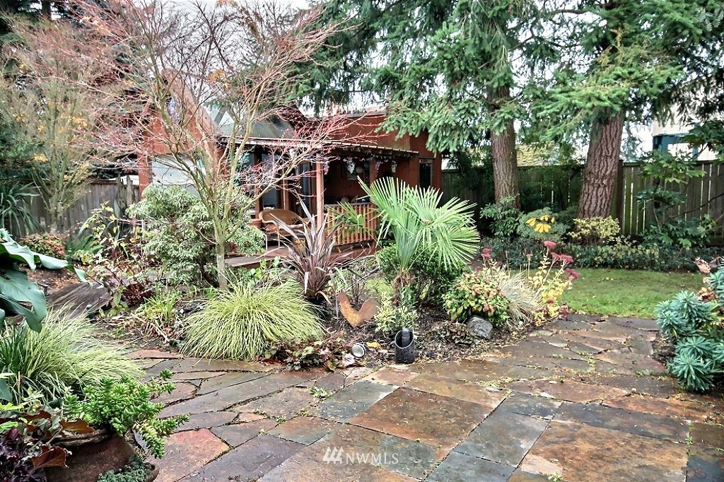 4401 Northeast 17th Street Renton, WA 98059 - Photo 22 of 25