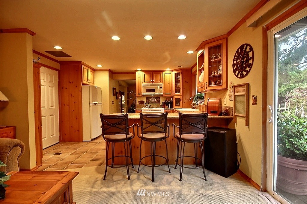 4401 Northeast 17th Street Renton, WA 98059 - Photo 5 of 25