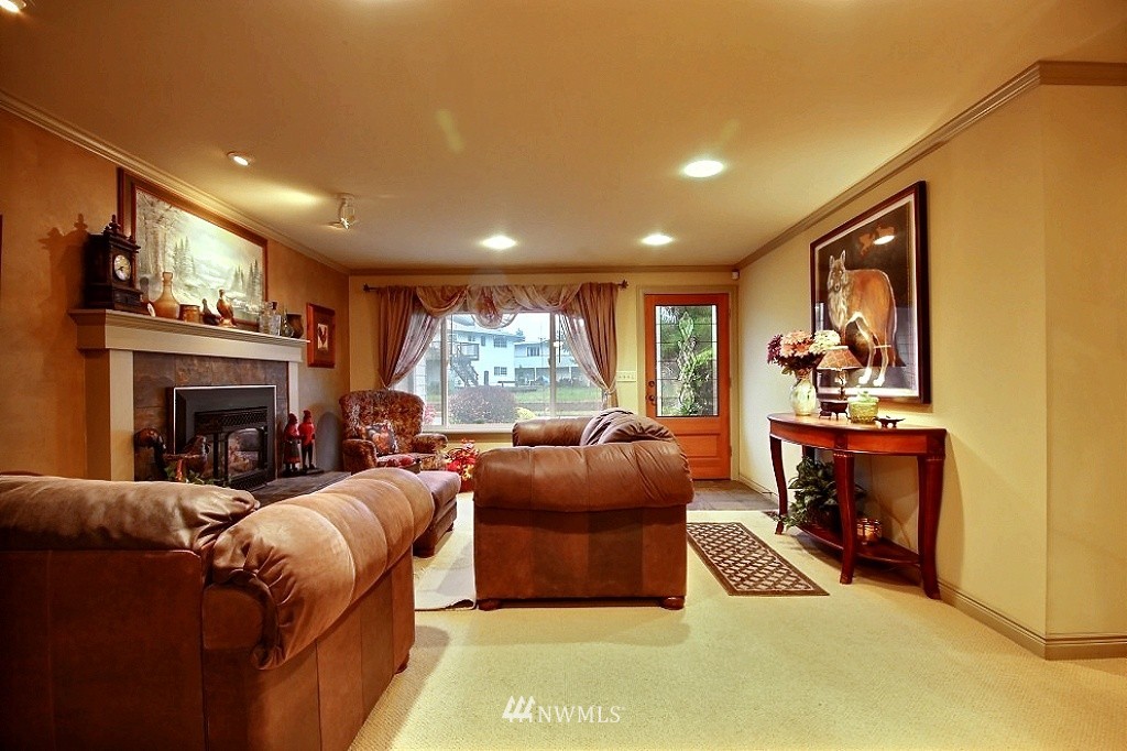 4401 Northeast 17th Street Renton, WA 98059 - Photo 8 of 25