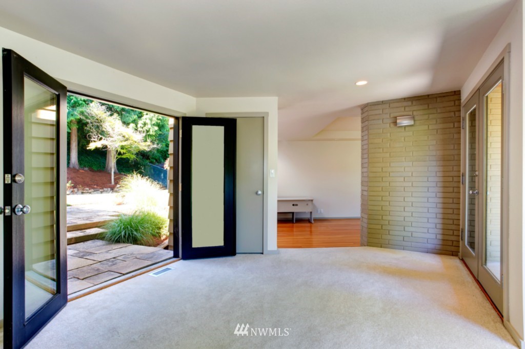 9433 Valhalla Way Bothell, WA 98011 - Photo 4 of 20 Gallery Image 4