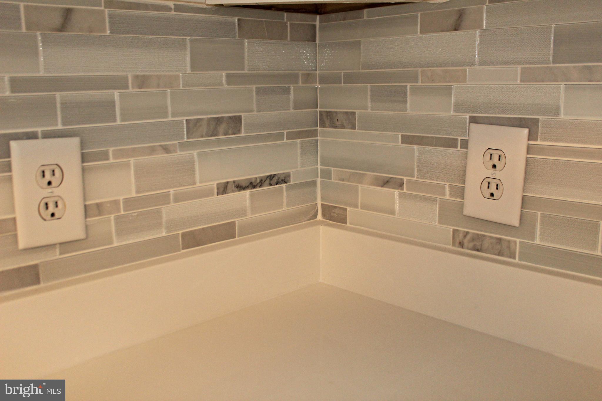7054 Pine Ridge Road Easton, MD 21601 - Photo 7 of 30 Elegant tile back splash!