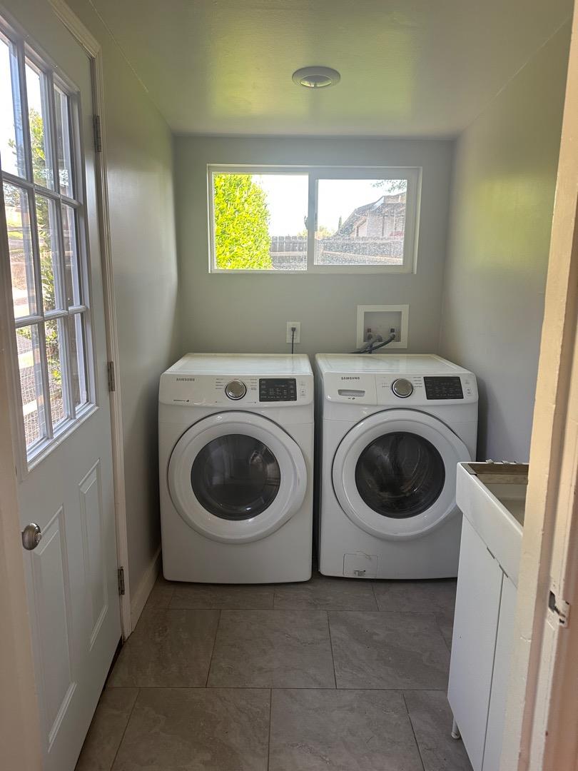 2061 Monticello Road Napa, CA 94558 - Photo 12 of 14 a utility room with dryer and washer
