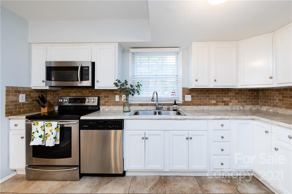 6824 Old Post Road Charlotte, NC 28212 - Photo 11 of 23 Gallery Image 11